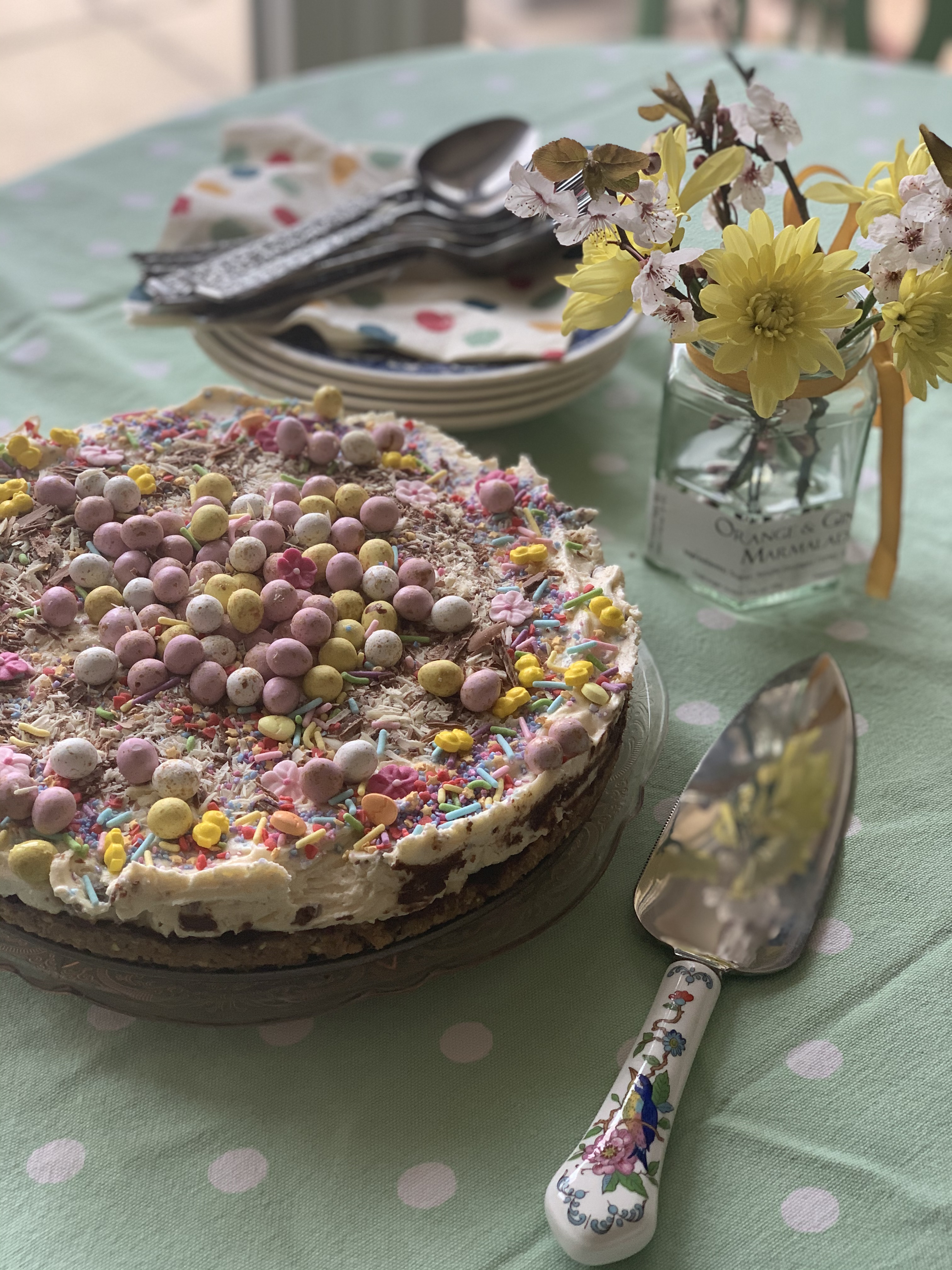 Indulgent no bake mini egg cheese cake