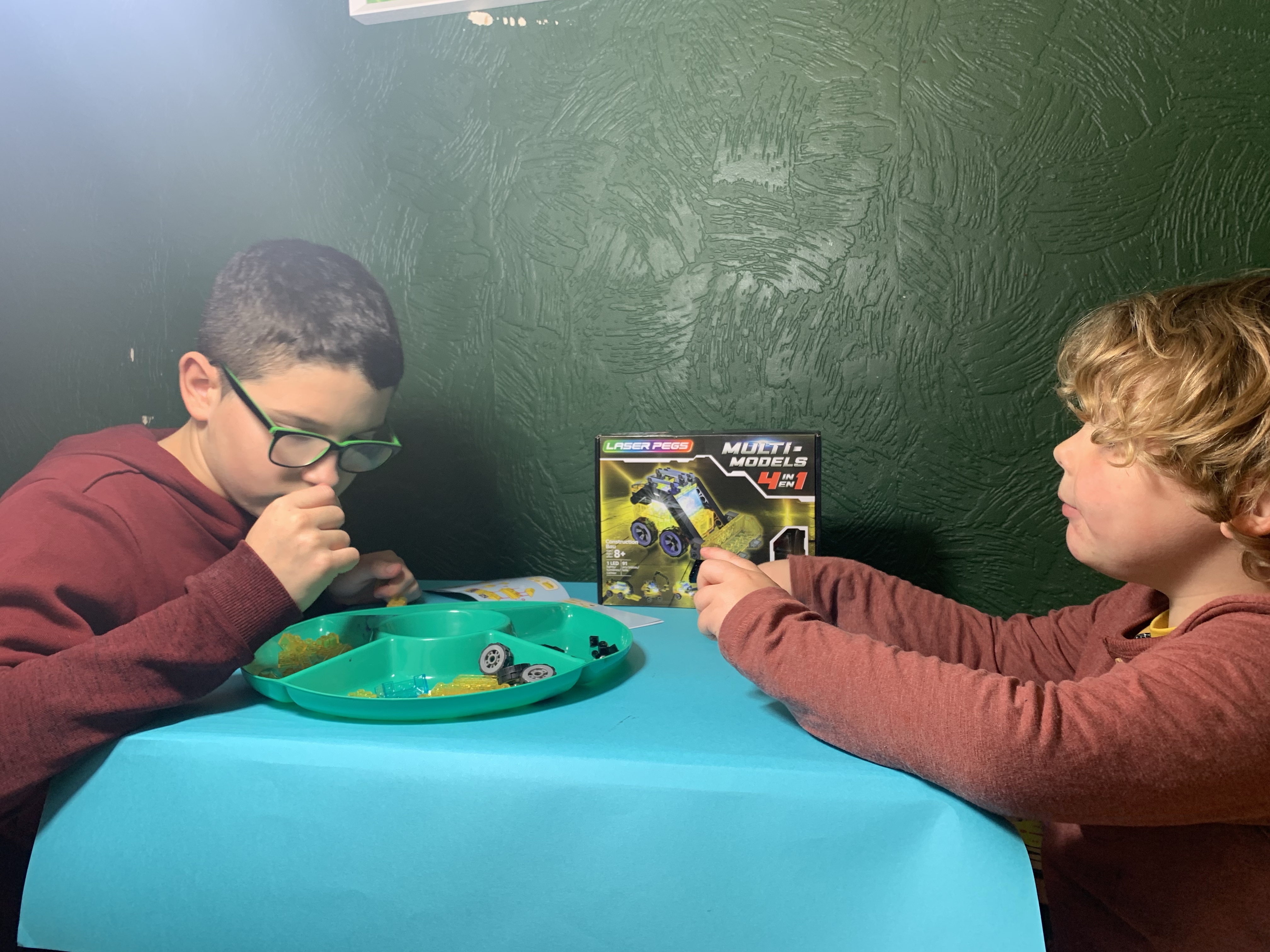 Laser pegs play store table